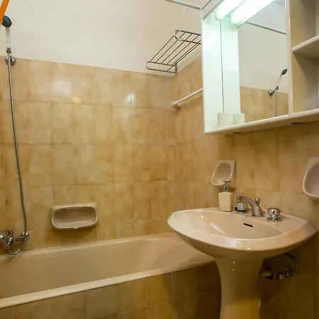 Muses فاليراكي