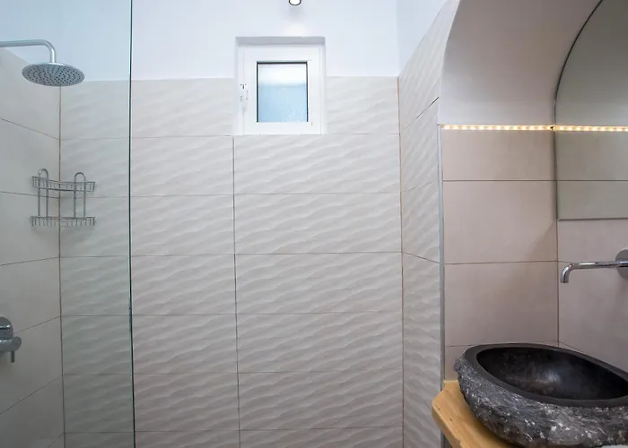 Muses ファリラキ